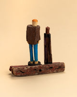 Pelirrojo Con Suéter Peludo y Robot, 2024