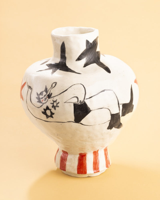 Señora Punk Fumando Vase, 2025